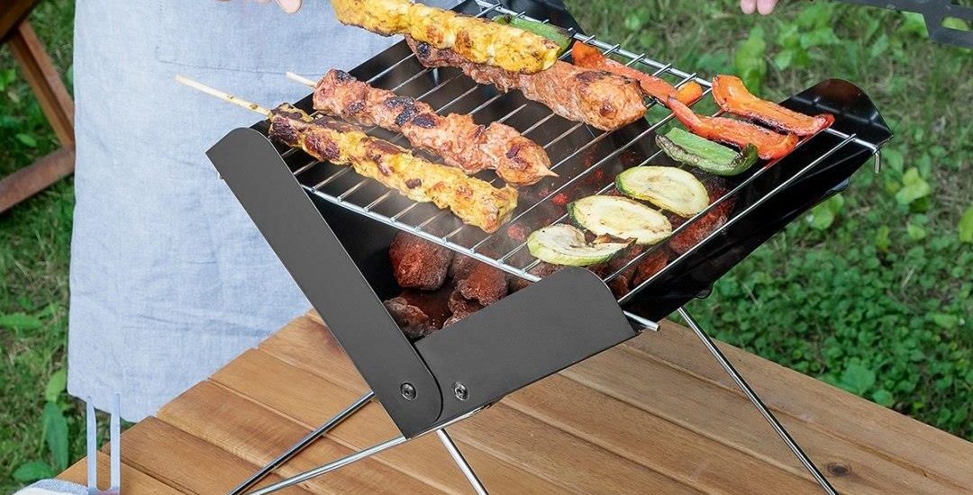 Składany I Przenośny Mini Grill Na Węgiel Drzewny Foldecue Innovagoods