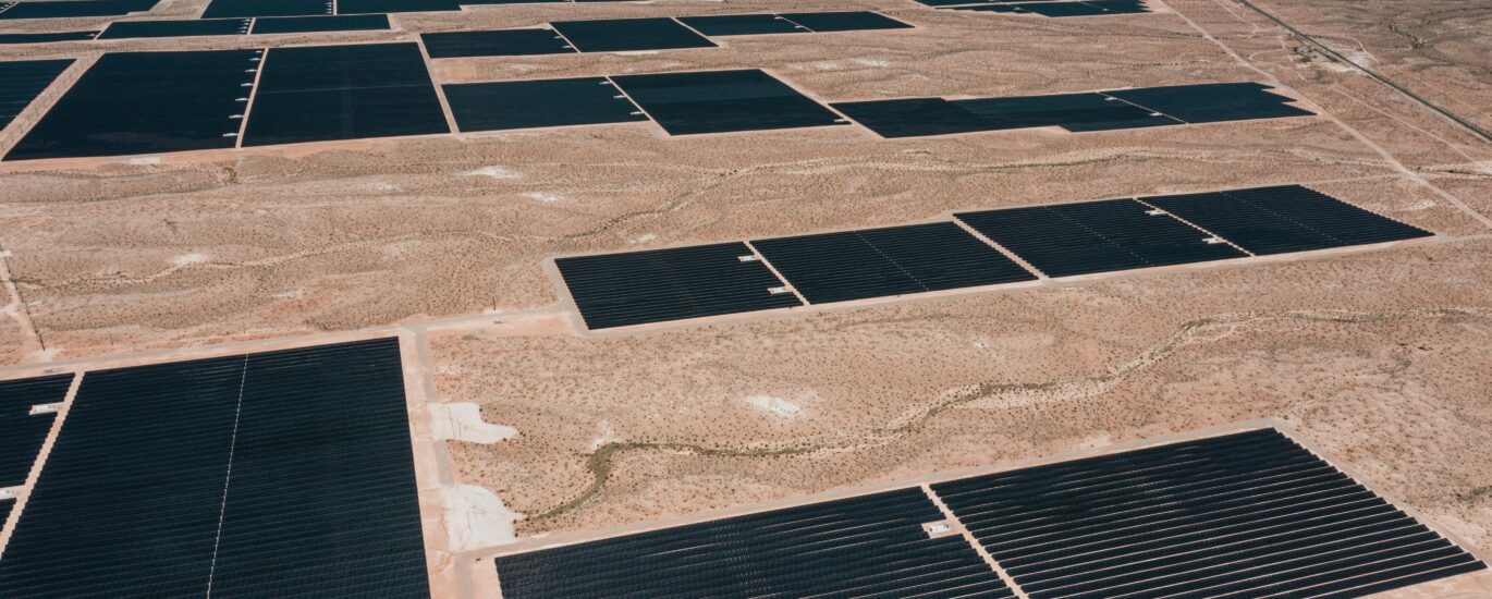 Uchwyt do paneli fotowoltaicznych w konstrukcjach PV